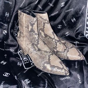 Dolce Vita ankle snakeskin print size 8